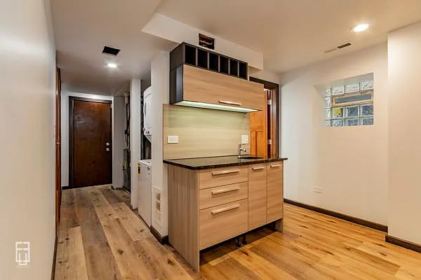 2107 N Spaulding Ave — Photo 17