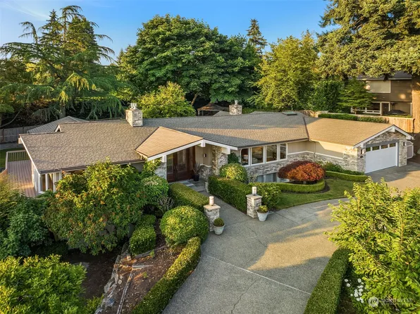 9358 NE 30th St, Clyde Hill, WA 98004
