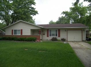 527 Fairview Ln, Schaumburg, IL 60193