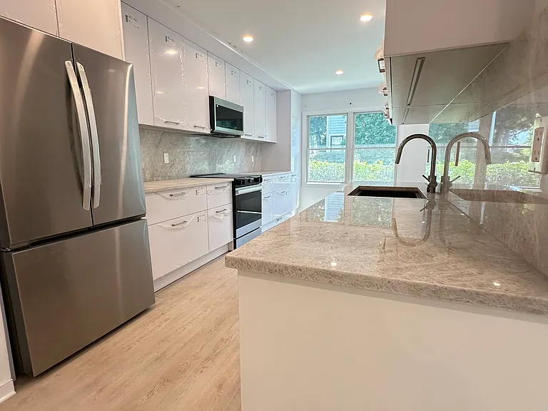 50 Hubbard Ln #7 — Photo 8