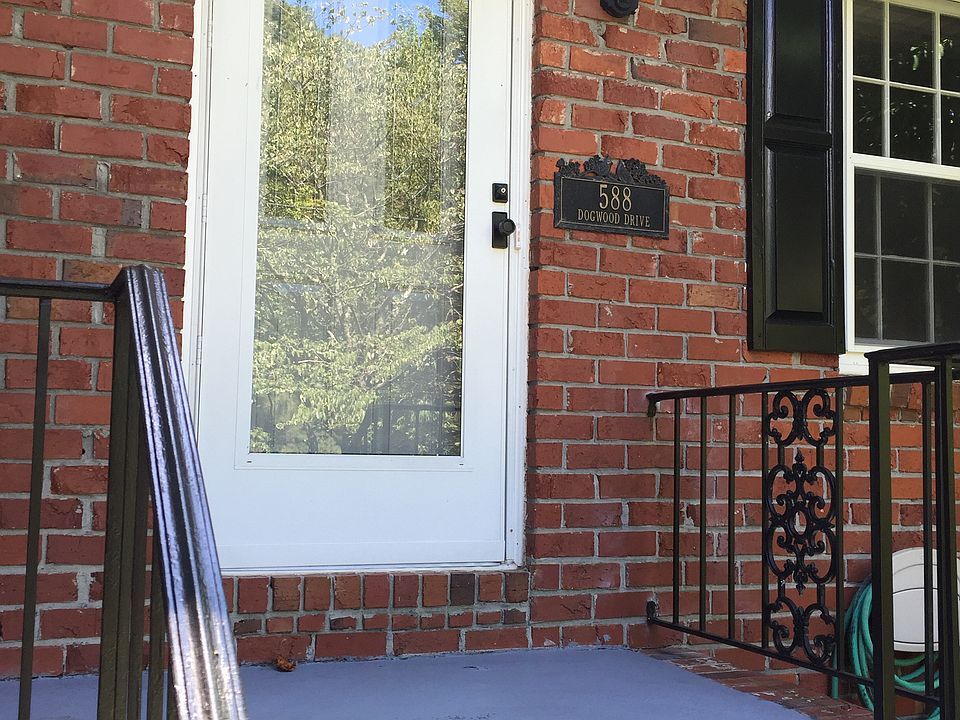 1st image of 588 Dogwood Dr