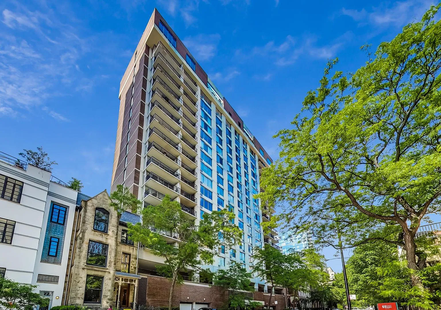 2 bed, 991 sqft, $3,800 — Photo 2