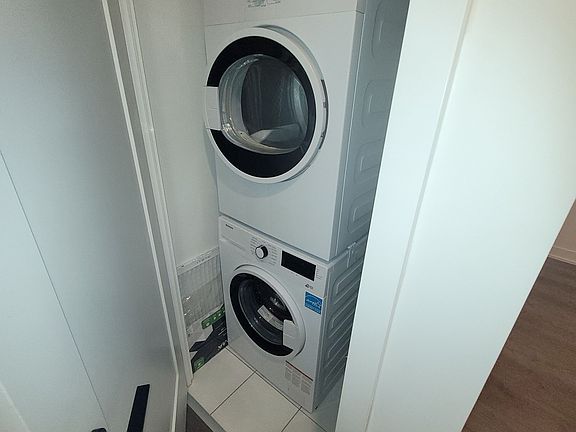 5th image of 5 Defries St #703