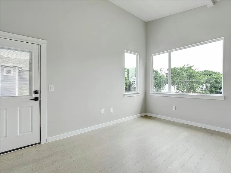 313 Blackson Ave #A — Photo 8