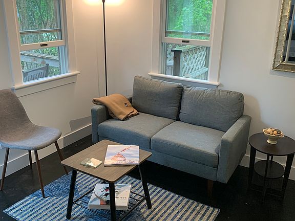 4th image of 32 Long Beach Ln