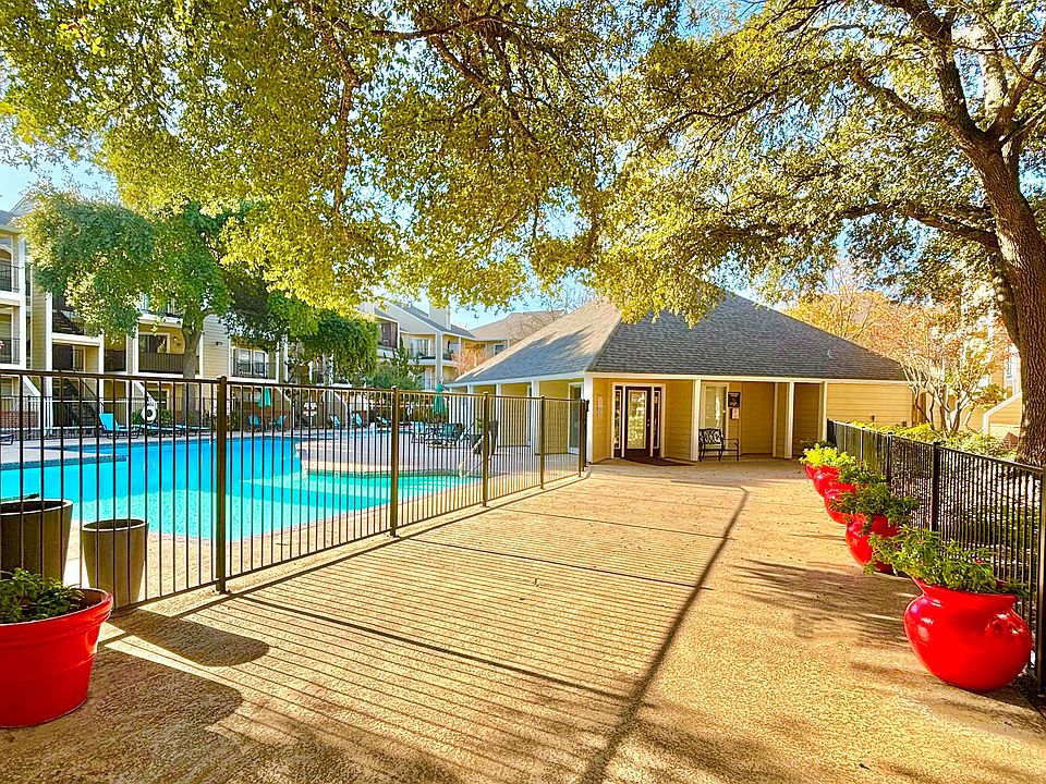 Doral Club Apartments