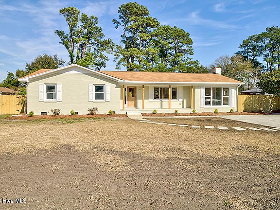 3rd image of 205 Spartan Road