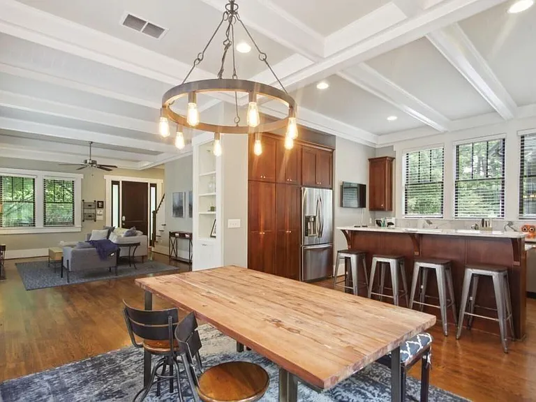 519 N Highland Ave NE — Photo 11