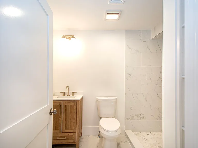 215 Gardner St #1 — Photo 11