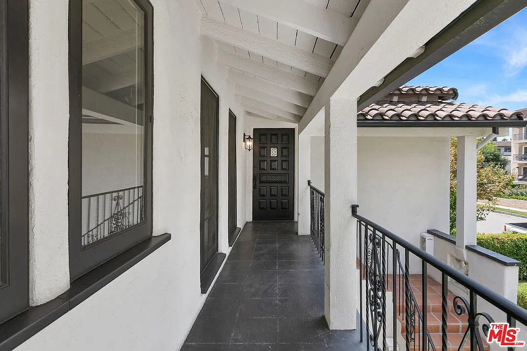 3 bed, 3.0 bath, 1748 sqft, $7,250 — Photo 3