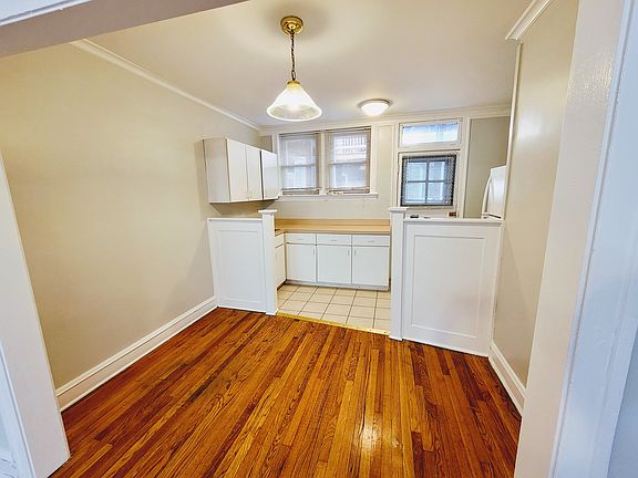 3rd image of 1500 W Birchwood Ave #3A