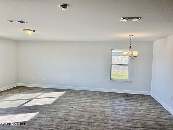 5th image of 14782 Aurora Ln