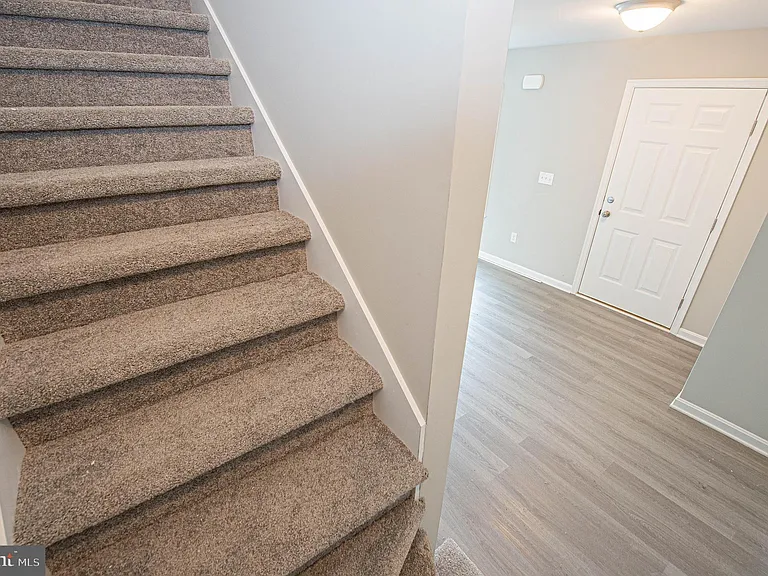 242 Morgans Ct — Photo 35