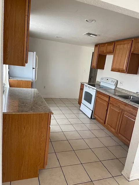 2 bed, 750 sqft, $1,395 — Photo 4