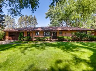 565 N Clifton Ave, Elgin, IL 60123