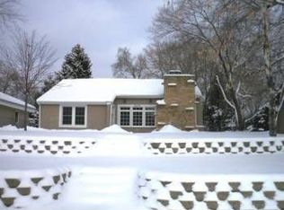 900 21st St, Zion, IL 60099