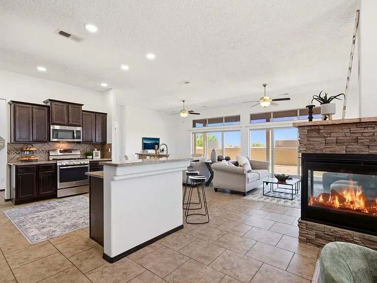 6102 Pecos Trail Dr NE — Photo 9