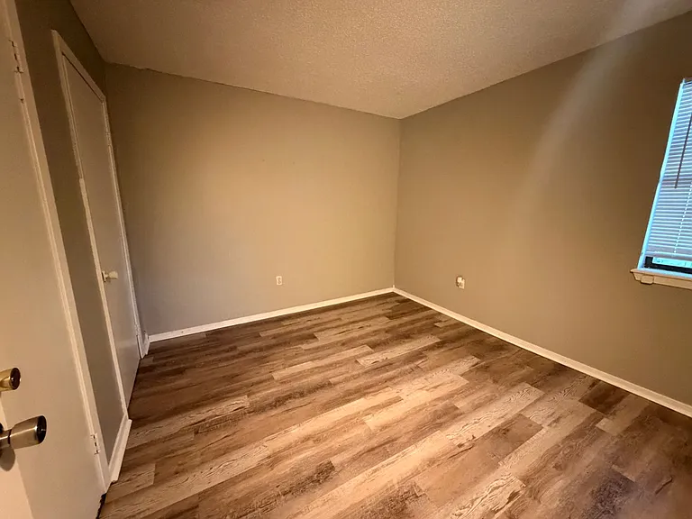 406 Joplin Pl — Photo 4