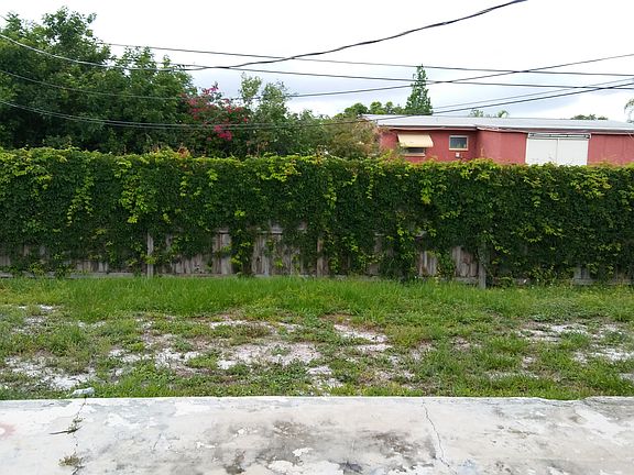 5th image of 1366 Arnold Dr