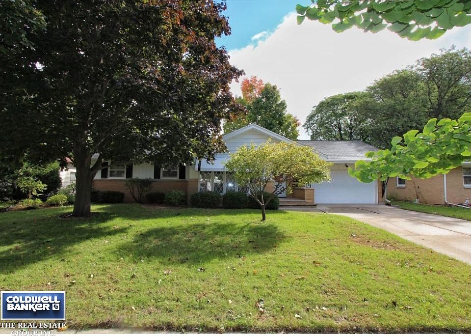 1st image of 221 Deleers St