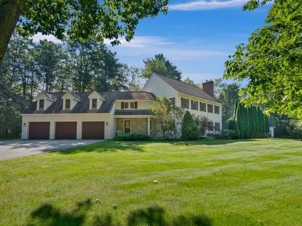 1 Stonewood Lane, Kennebunkport, ME 04046