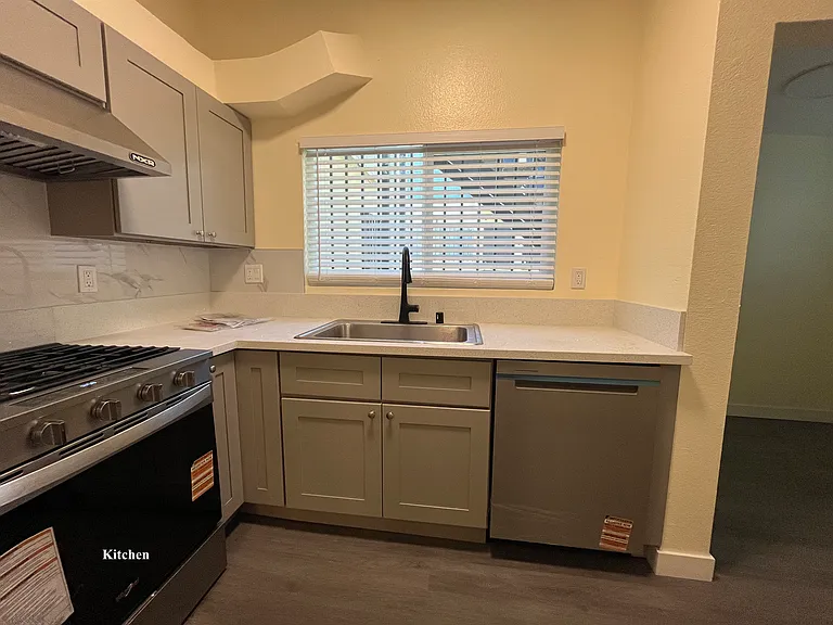 2819 Altura St #1/2 — Photo 6