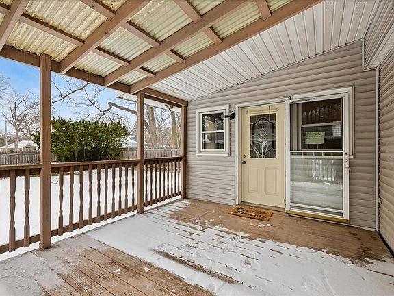 4th image of 338 College Ave