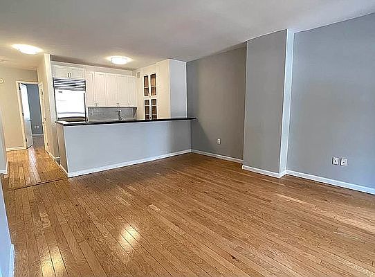 3rd image of 120 W 23rd St APT 3D