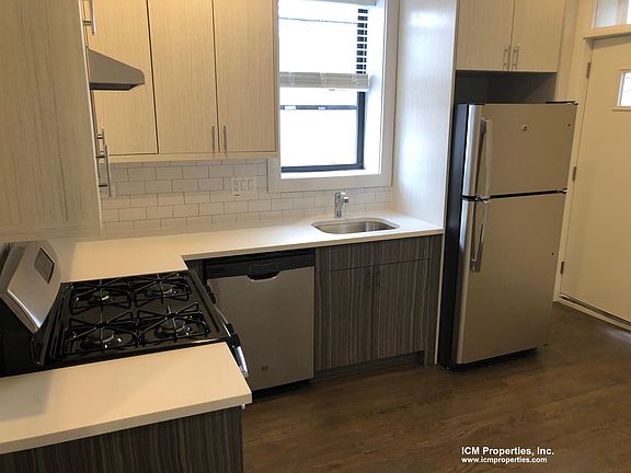 2nd image of 2627 N Rockwell St #2