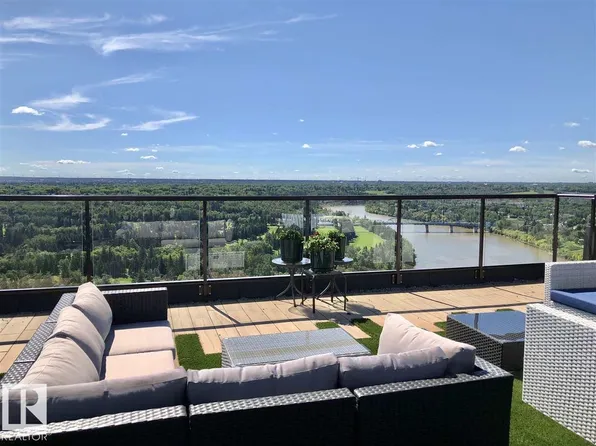 8220 Jasper Ave NW #102, Edmonton, AB T5H 4B6