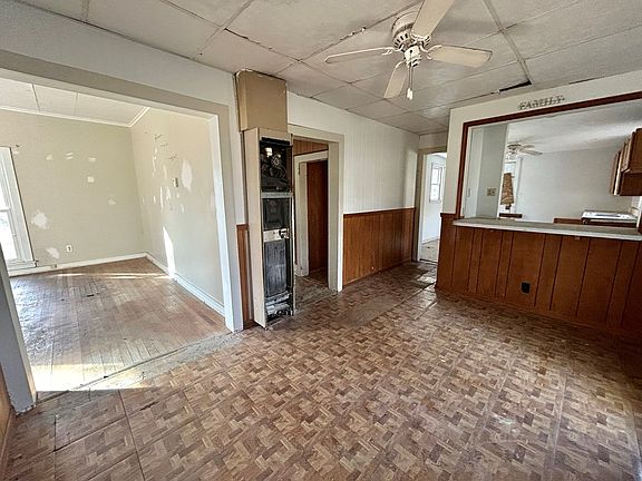 5th image of 808 N Grand Ave