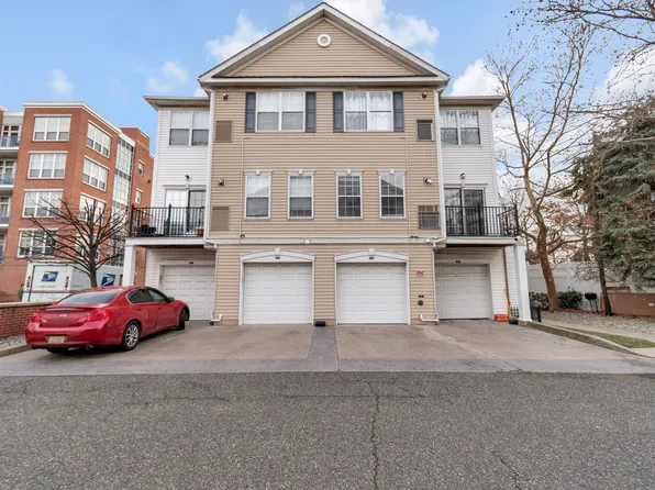 401 Grant Avenue image 1 of 29