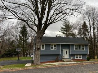 8 Hoffman Dr, Monroe, NY 10950