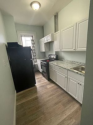 2nd image of 431 Marion St #4A