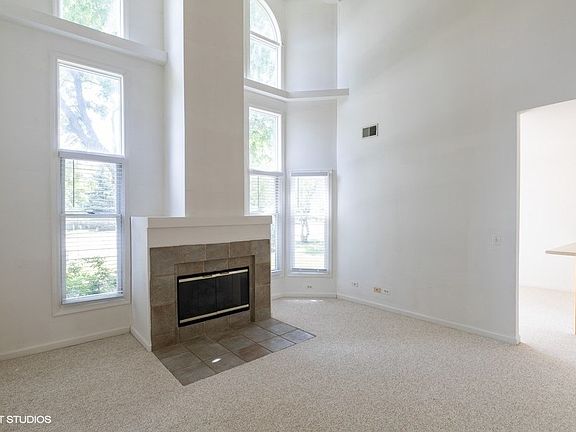2nd image of 706 Hamilton Cir #706