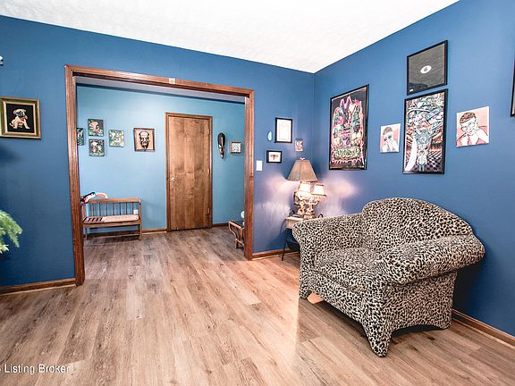 5th image of 2801 Lexham Rd