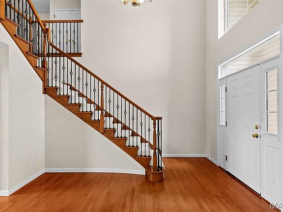 4th image of 4053 Portland Ridge Dr