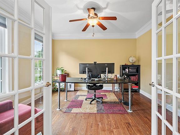 5th image of 2790 Blackstone Dr