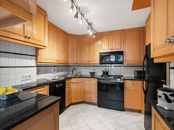 5th image of 444 E 86th St APT 14G