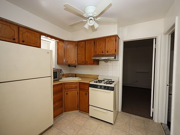 5th image of 162 Sandalwood Dr Floor 1
