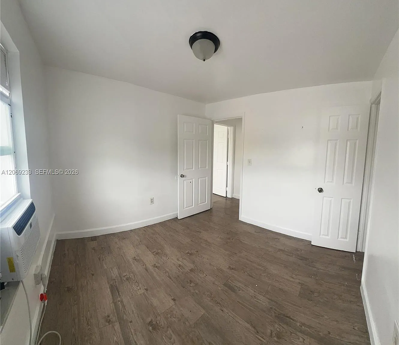 2 bed, 1.0 bath, 700 sqft, $1,700 — Photo 4