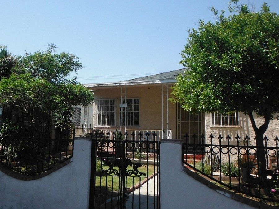 2nd image of 1105 E Fairview Blvd