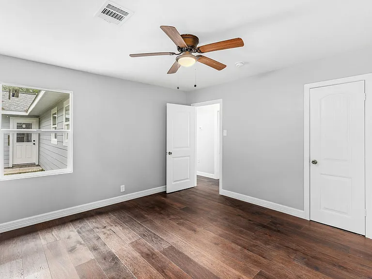 9313 Livernois Rd — Photo 14