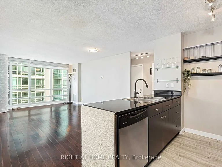 381 Front St W #2911 — Photo 1