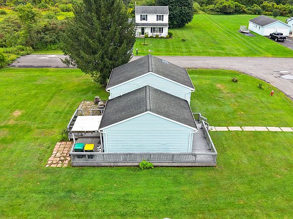 5th image of 59 Chestnut Dr