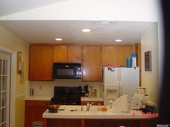 4th image of 1731 S School St