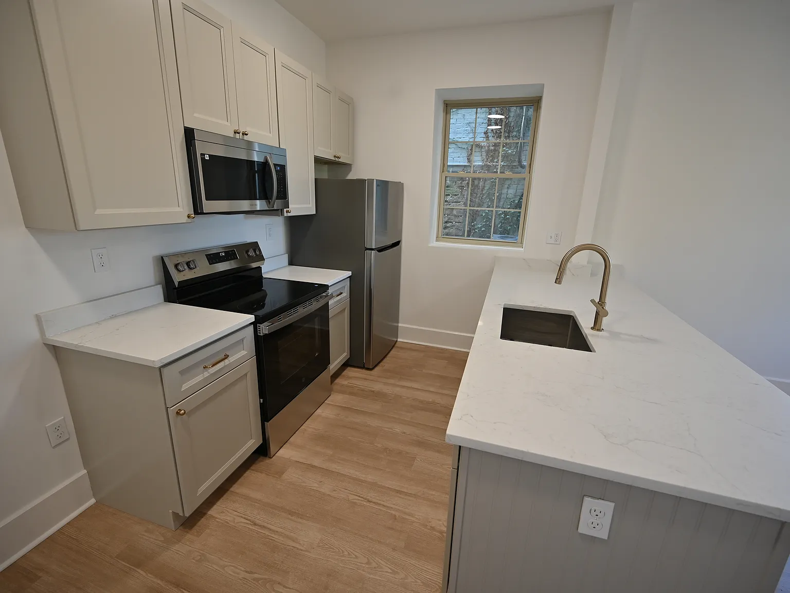 1114 W Pike St — Photo 1