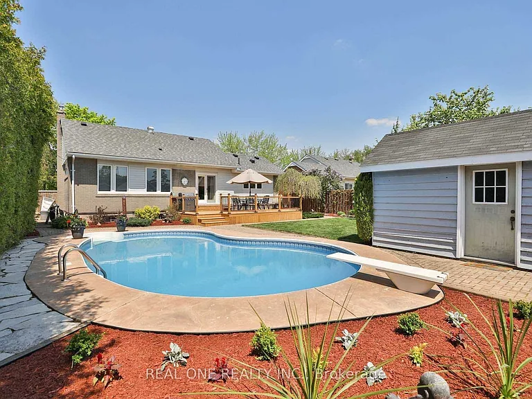 130 Mayfield Dr — Photo 28