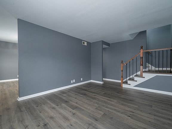 3rd image of 323 Forest Park Rd #5-8