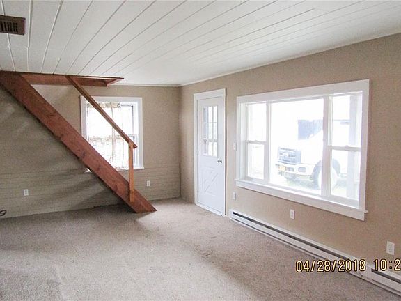 5th image of 7571 Locust Dr